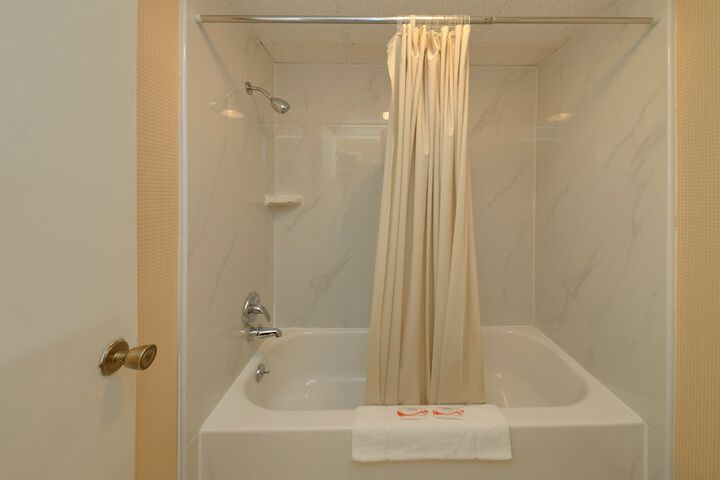 Room 106 of 150