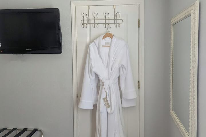 Room 70 of 102