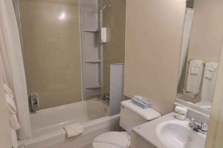 Room 14 of 36