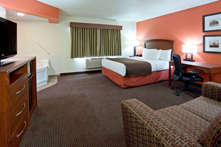 Room 8 of 14