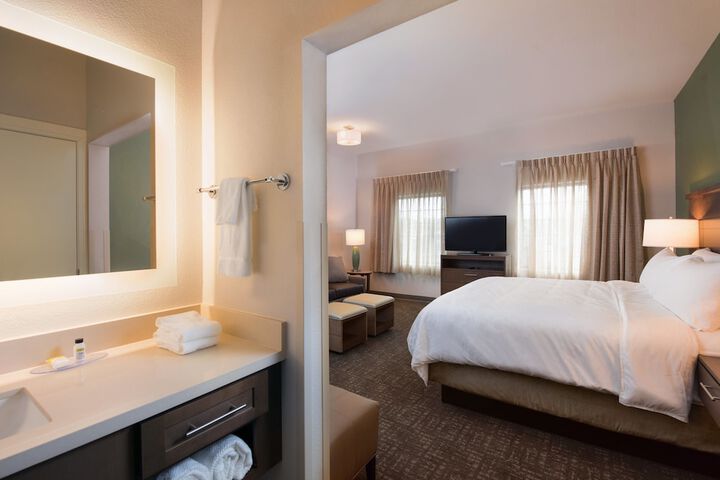 Staybridge Suites Wisconsin Dells - Lake Delton by IHG