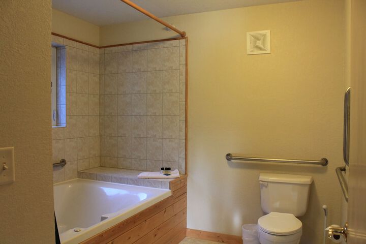 Viking Bay Resort & Lodge