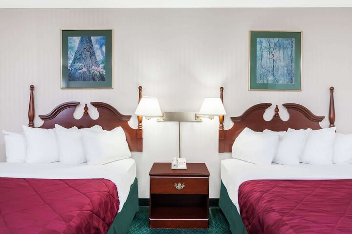 Room 12 of 30