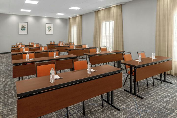 Fairfield Inn & Suites Calhoun