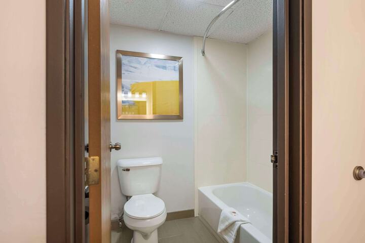 Room 10 of 40