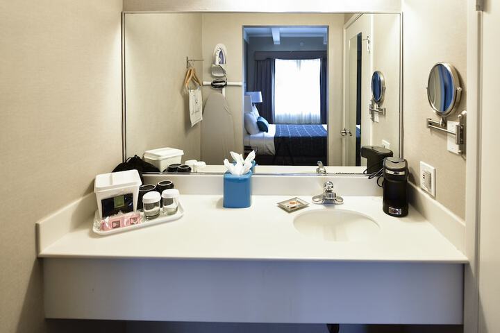 Room 16 of 48