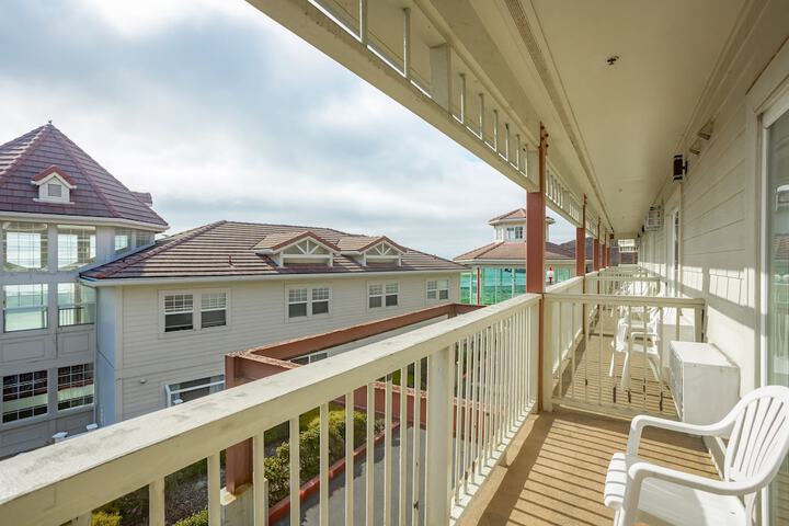 Pacifica Beach Hotel