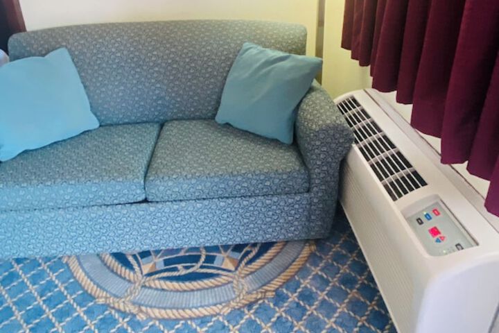 Room 21 of 34