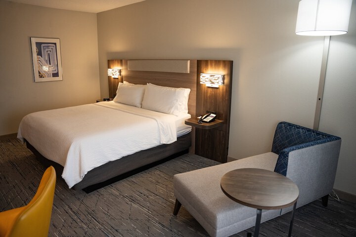 Room 34 of 61