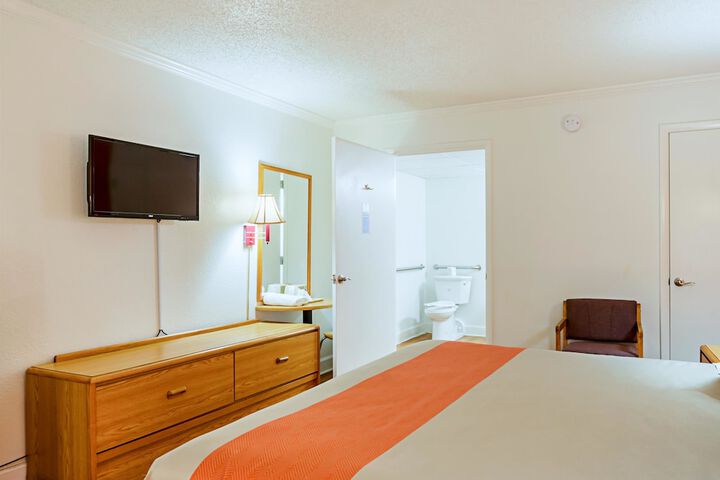 Room 25 of 31