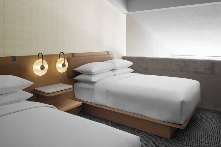 Room 32 of 141