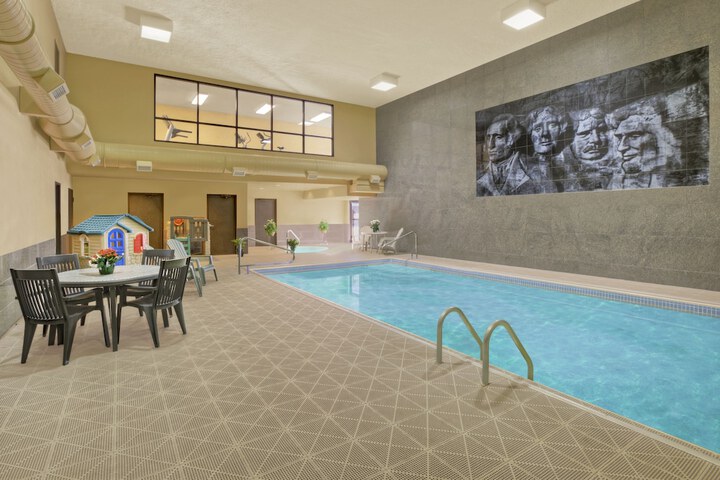 Pool 4 of 38