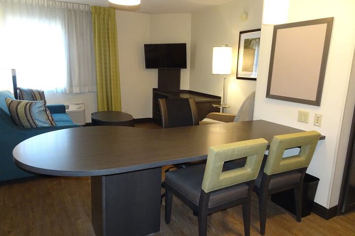Room 14 of 39