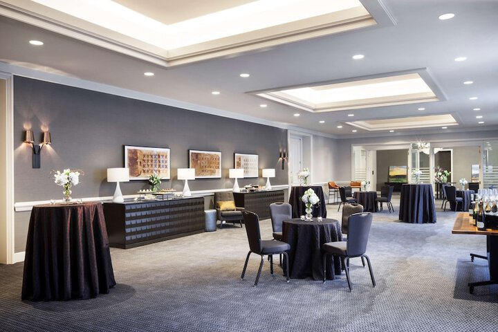 The Logan Philadelphia Curio Collection by Hilton