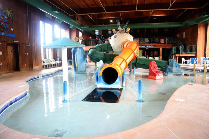 Polynesian Hotel Wisconsin Dells - Near Noahs Ark