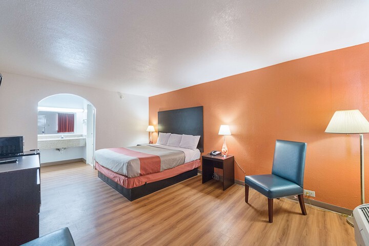 Room 26 of 48