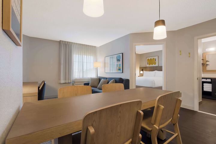 Sonesta Simply Suites Irvine East Foothill