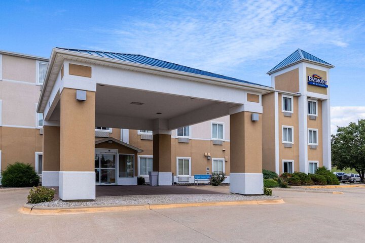 Hotel 3 of 55