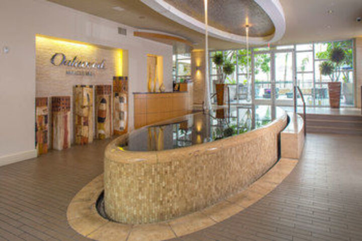 OAKWOOD MIRACLE MILE
