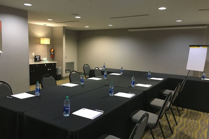 Holiday Inn Express & Suites Jackson Downtown - Coliseum by IHG