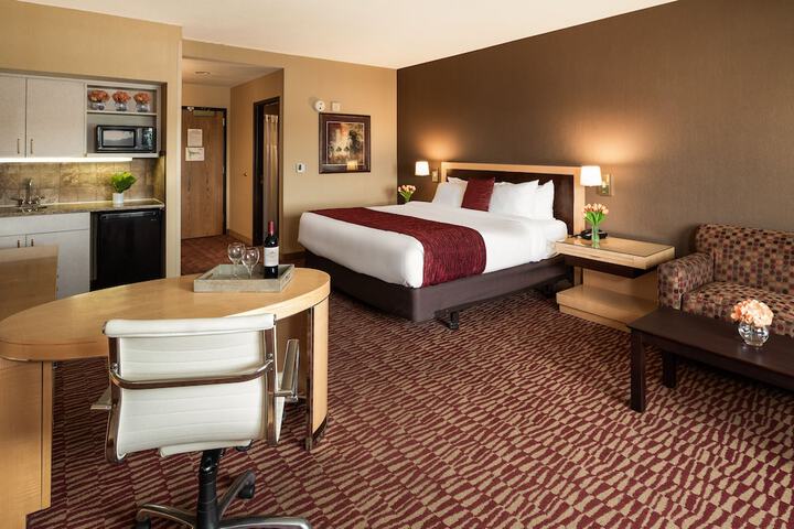 Lakeside Hotel Casino a Travelodge by Wyndham