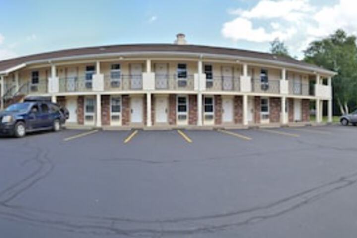 Econo Lodge Sturbridge Route 20