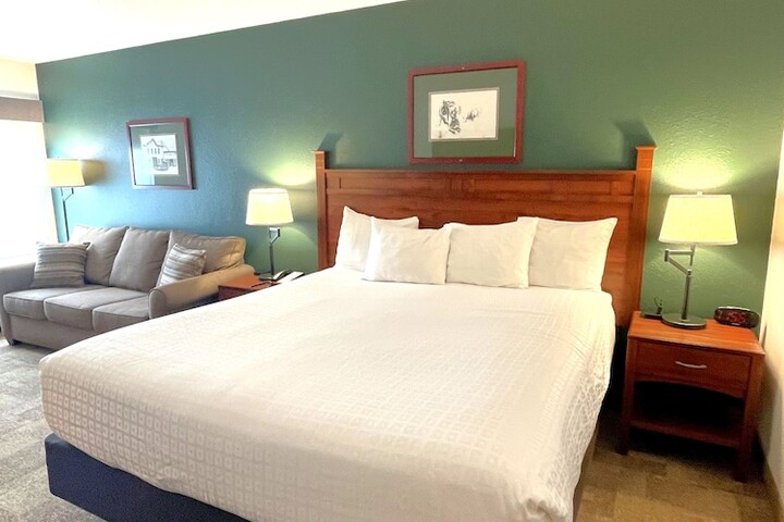 Room 40 of 61