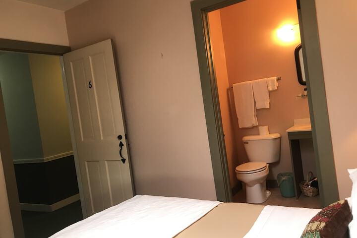 Room 67 of 80