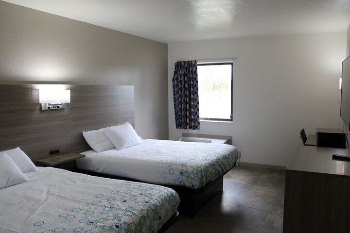 Room 11 of 19