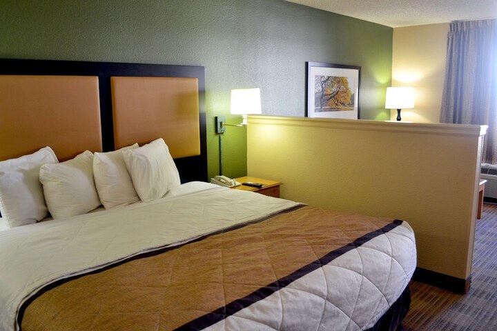 Room 8 of 29