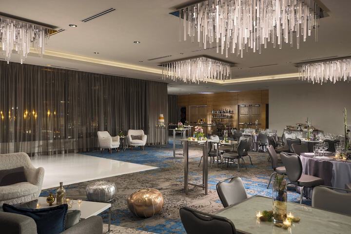 Ballroom/Hall 122 of 130