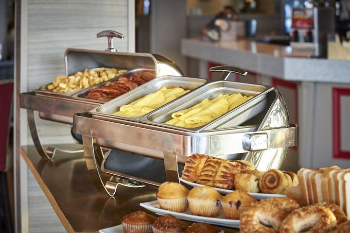 Breakfast/Coffee Service 24 of 31