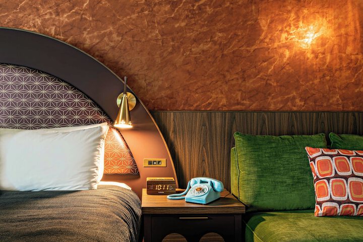 Room 93 of 157