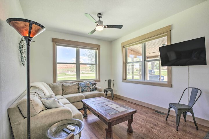 Idyllic Gem: Screened Porch 1 / 2 Mi to River!