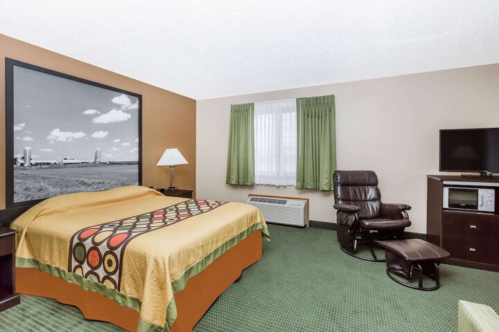 Room 11 of 15
