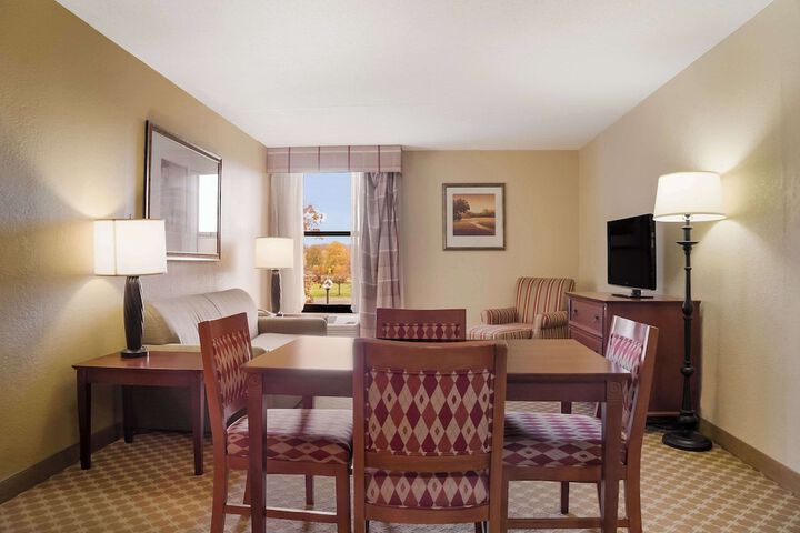 Room 18 of 37
