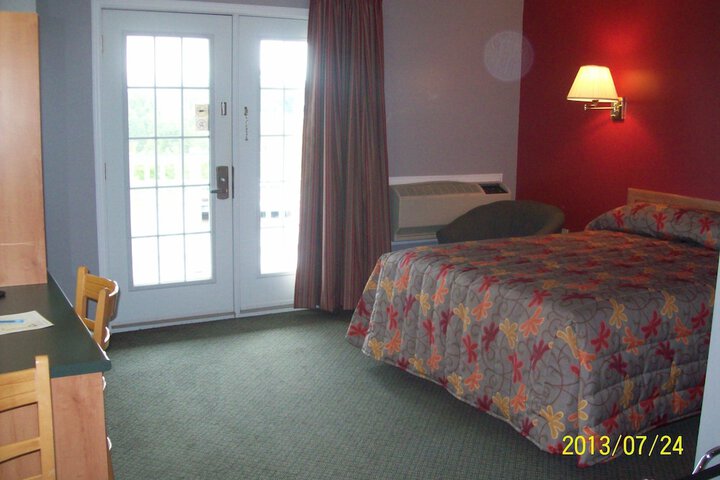 Room 16 of 40