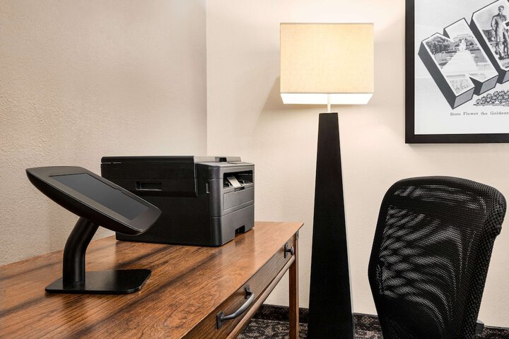 Business Center 35 of 35