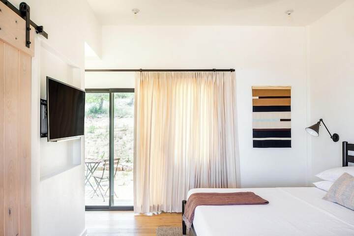 Room 2 of 15