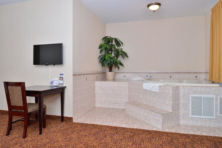 Room 11 of 21