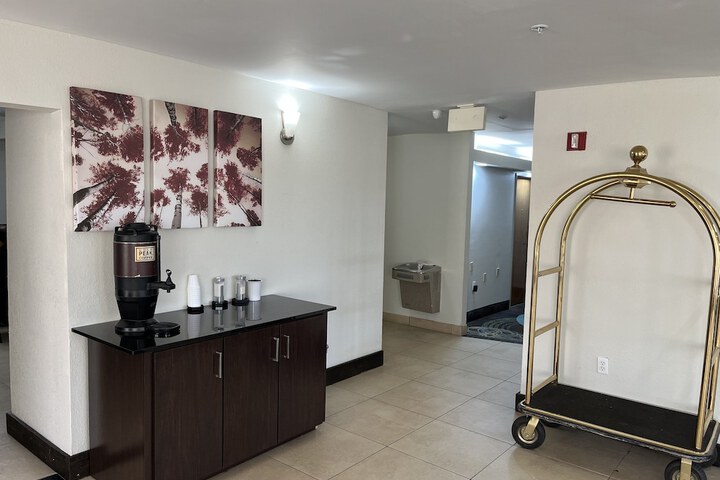 Hotel Interior 12 of 40