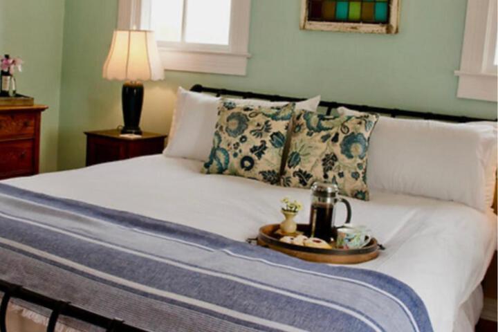The Bed and Breakfast at Peace Hill Farm