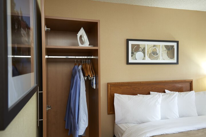 Room 15 of 40