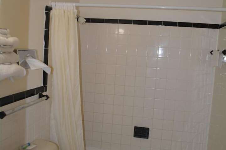 Room 8 of 23