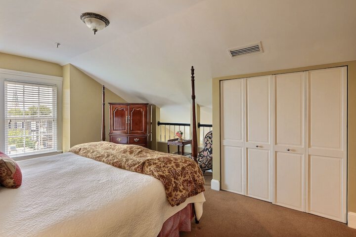 Room 76 of 170