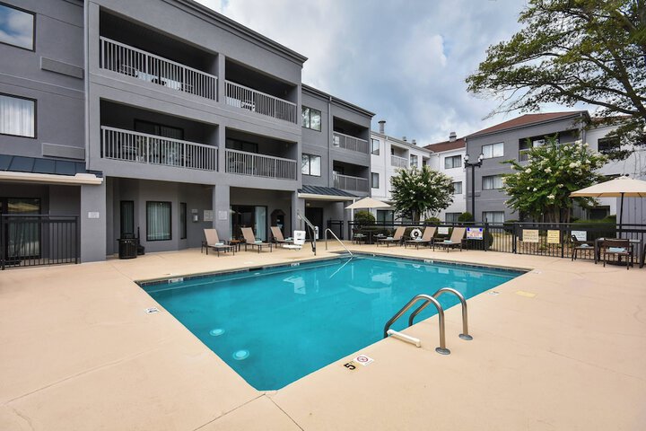 Courtyard by Marriott Charlotte / Matthews