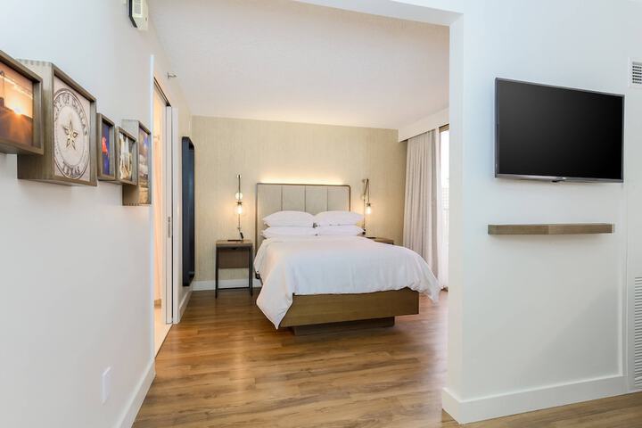 Room 25 of 41