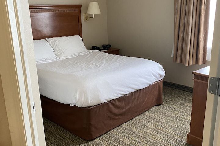Room 35 of 61