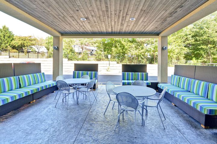 Terrace/Patio 36 of 39