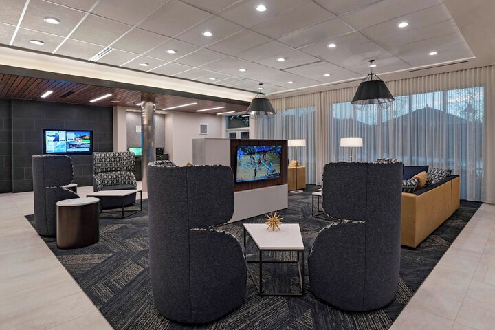Courtyard by Marriott Houston Sugar Land / Lake Pointe